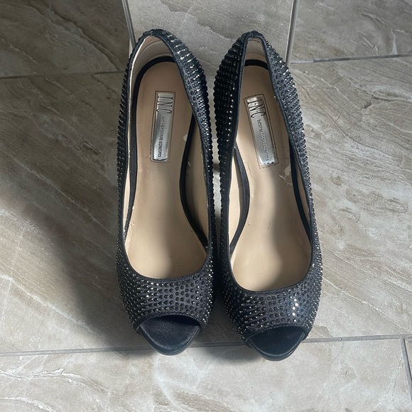 International concepts crystal black pumps - Picture 3 of 5